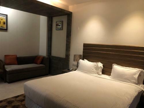 Hotel Sharanam