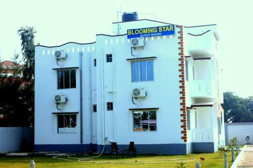 Hostal Blooming Star Guest House