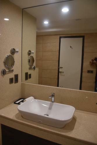 Hotel Dhroov