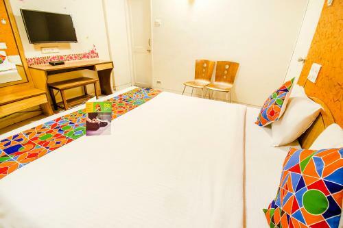Hotel Fabexpress Karishma Rasta Peth