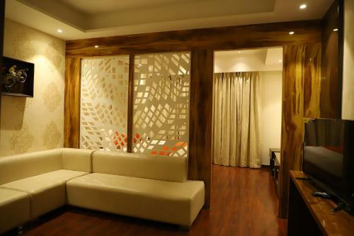 Ohm Hotel & Resort