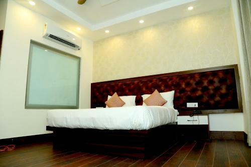 Ohm Hotel & Resort