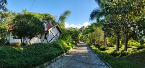 Hotel Kadkani River Resort