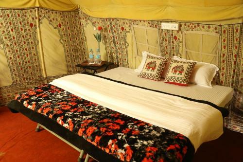 Hotel Neel Amar Camp & Restaurant