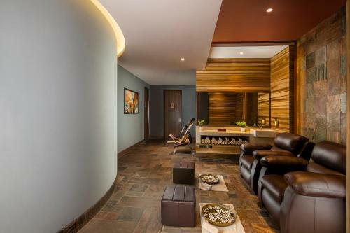 Sandal Suites By Lemon Tree Hotels