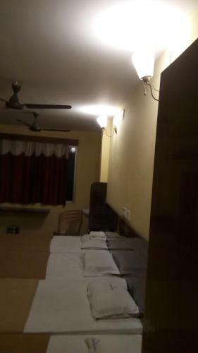 Hotel Swathisri Residency