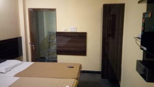Hotel Swathisri Residency
