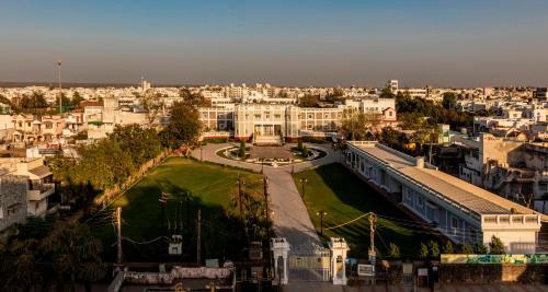 Dowlat Villas Palace