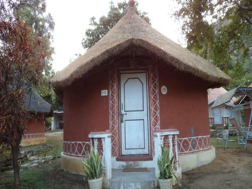 Hotel Kishkinda Heritage Resort