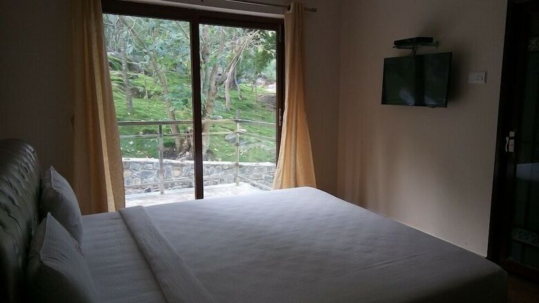 Hotel The Brook Resorts & Spa