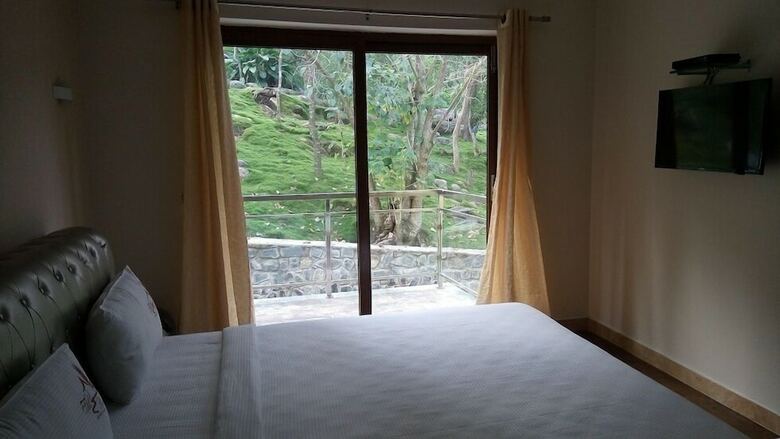 Hotel The Brook Resorts & Spa
