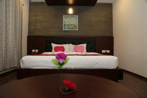Hotel Four N Square Residency