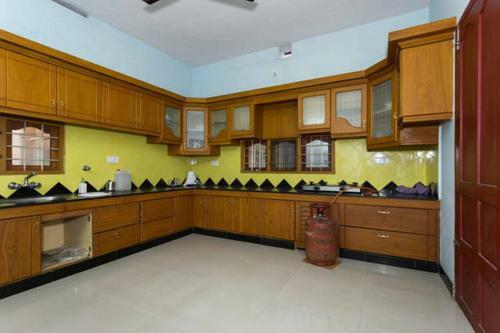 Bougainville Kochi Vazhakkala Kakkanad