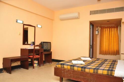 Hotel Golden Tower