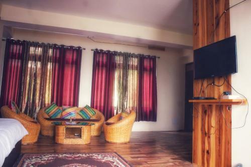Hotel Pine Village Retreat