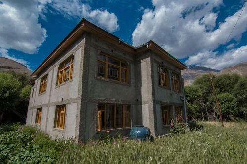 Notonmap - Tufail House
