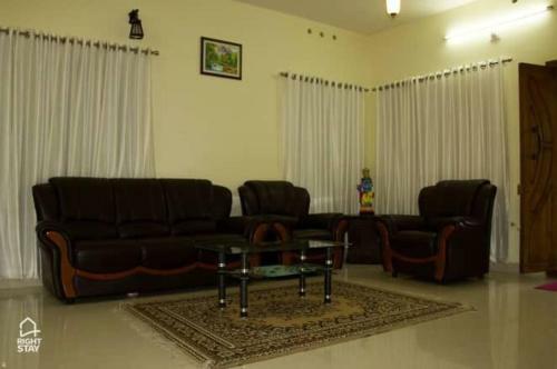 White Petals Homestay Munnar