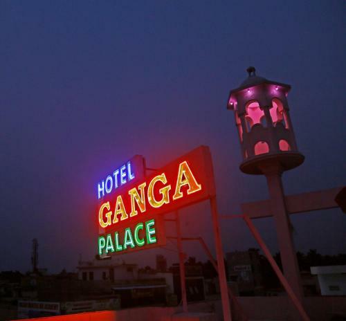 Hotel Ganga Palace