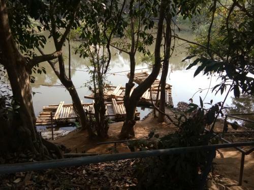 Kalidasa Tree House And Villa
