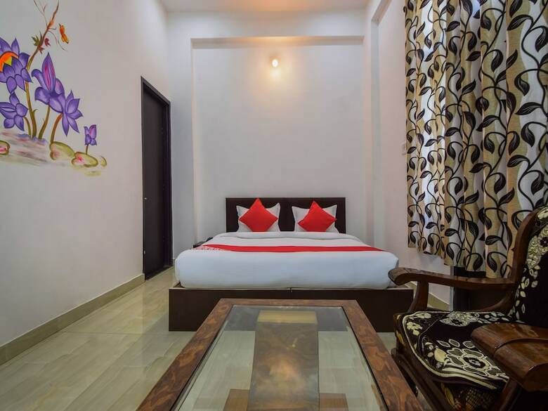 Oyo 10682 Hotel Blue Lotus