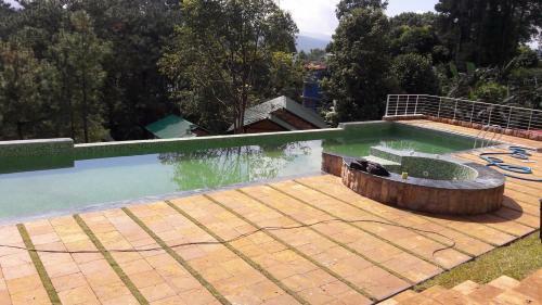 Hotel Roinam Retreat