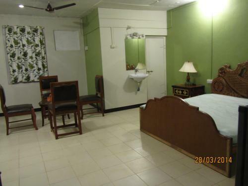 Hotel Sona Villa, The Lake Chalet