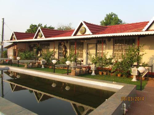 Hotel Sona Villa, The Lake Chalet