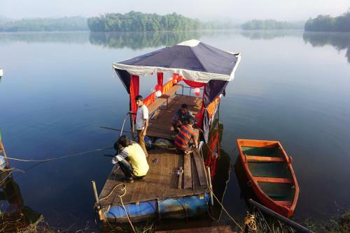 Hotel Sona Villa, The Lake Chalet