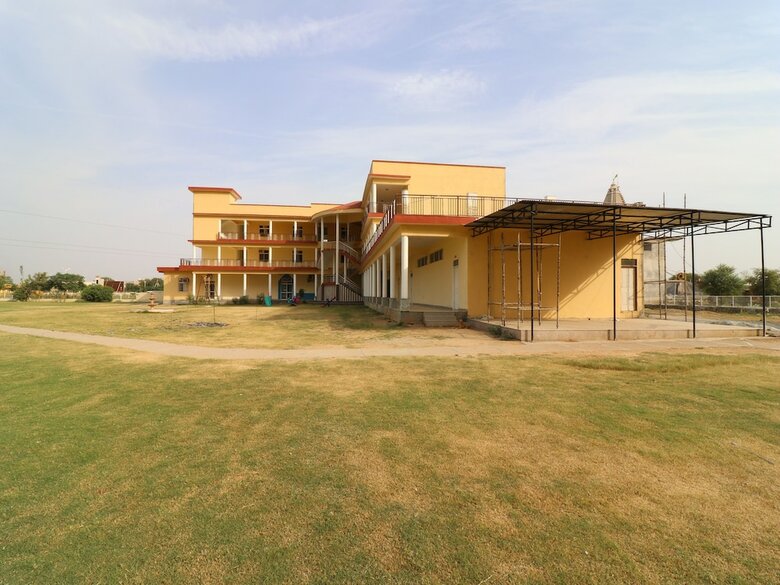 Hotel Oyo 22648 Shalimar Inn