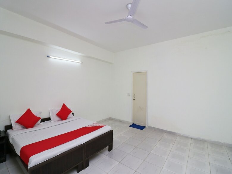 Hotel Oyo 22648 Shalimar Inn