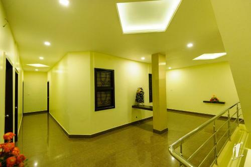 Hotel Srigandha Residency