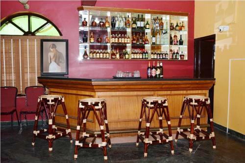 Hotel The Kuttalam Heritage