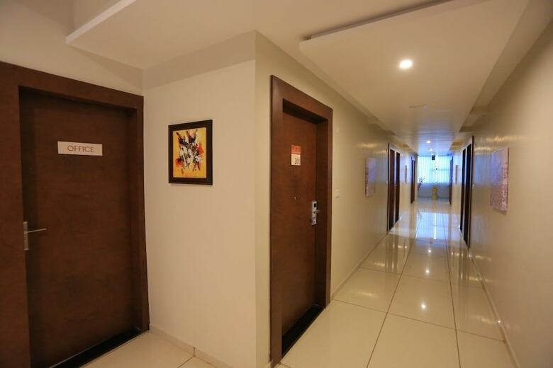 Hotel The Grand Raveta