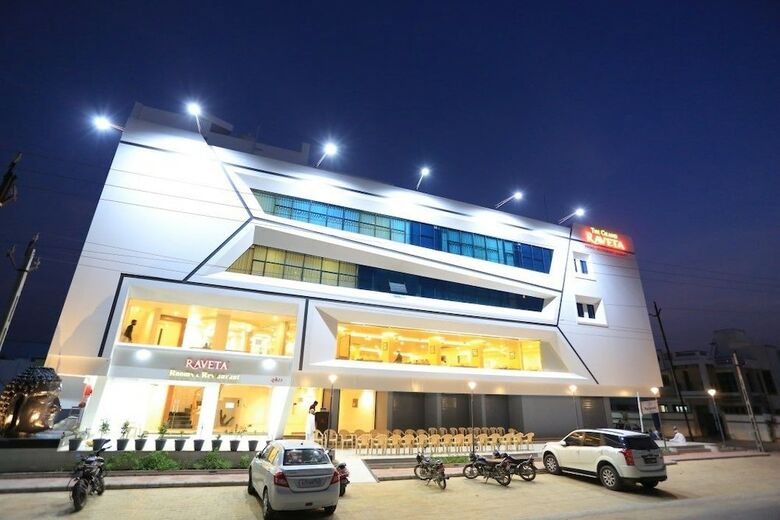 Hotel The Grand Raveta