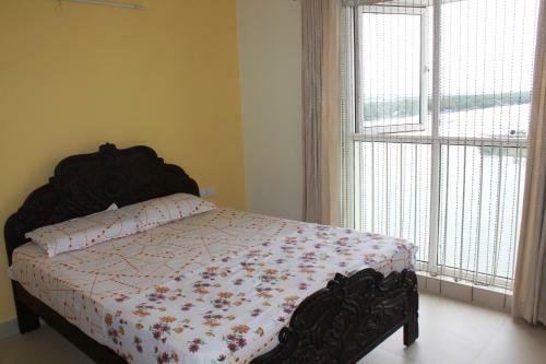 Luxury Water Frontage Apartment