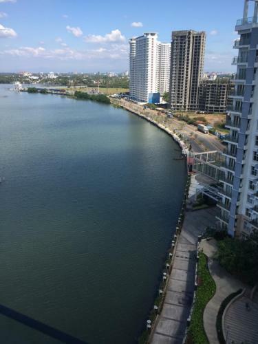 Luxury Water Frontage Apartment