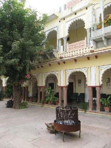Hotel Bassi Fort Palace
