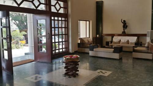 Hotel Paramount Inn