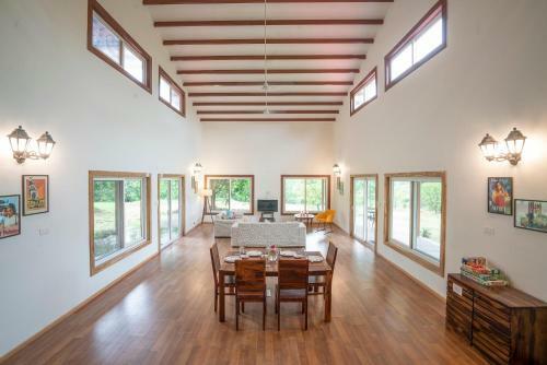 Villa Saffronstays Opal And Jade