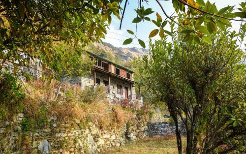 Lodge Cafe Buransh