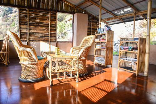 Lodge Cafe Buransh