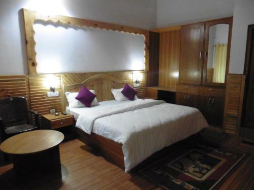 Lodge Pangot Retreat