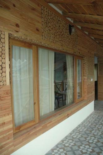 Lodge Pangot Retreat