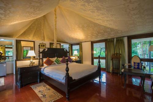 Tuli Veer Bagh Resort
