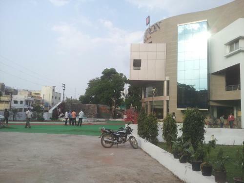 Saffron Hotel Jalna