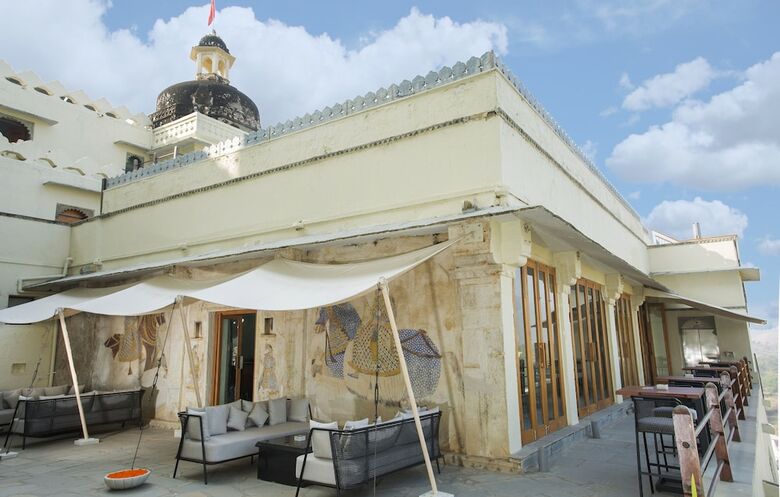 Hotel Raas Devigarh