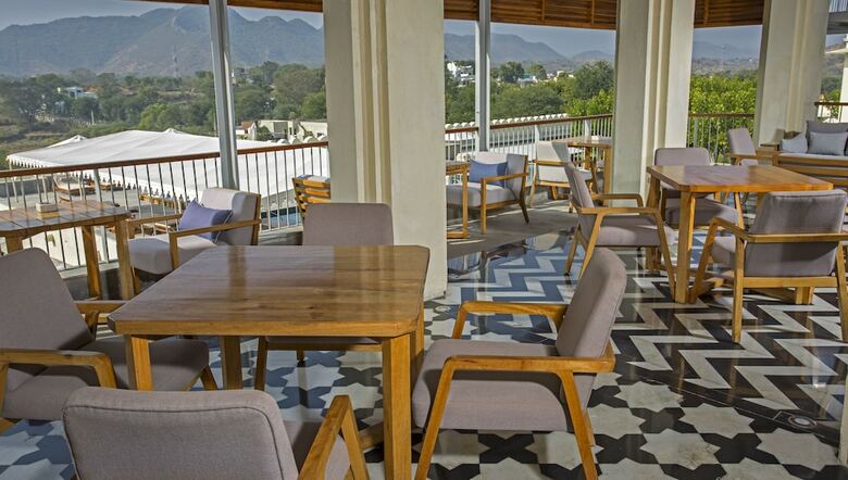 Hotel Raas Devigarh