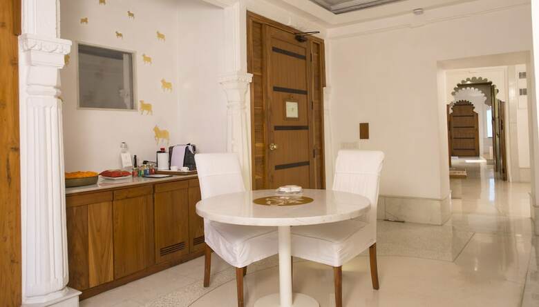 Hotel Raas Devigarh