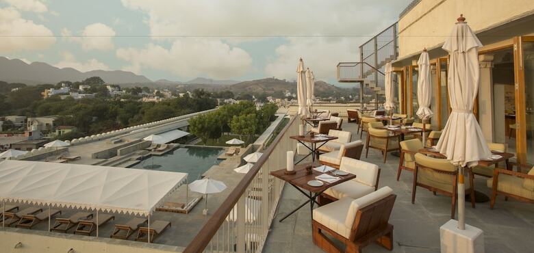 Hotel Raas Devigarh