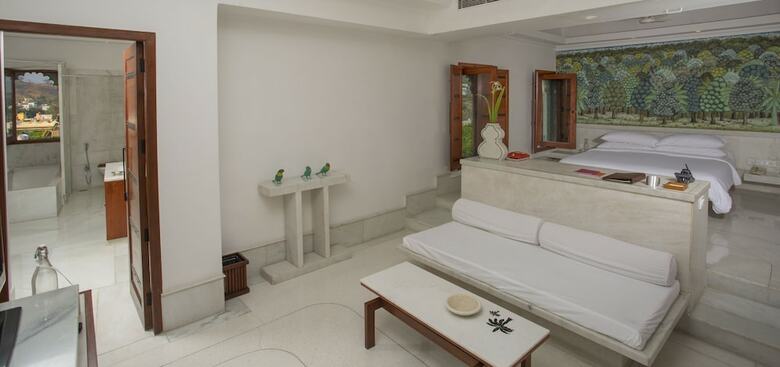Hotel Raas Devigarh